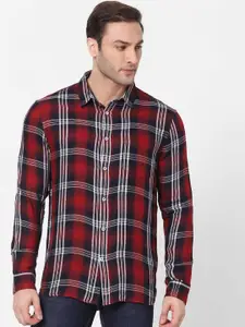 Celio Men Burgundy and White Checked Full Sleeves Casual Shirt