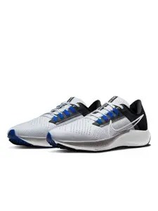 Nike Men Black & Grey Colourblocked Air Zoom Pegasus 38 Running Shoes