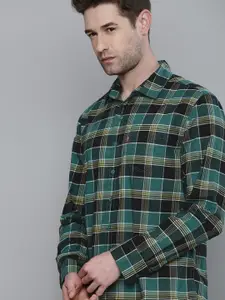Levis Men Blue & Black Slim Fit Buffalo Checked Cotton Casual Shirt