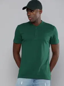 Levis Men Green Mandarin Collar T-shirt