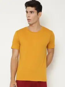 CHKOKKO Men Mustard Yellow Raw Edge Regular T-shirt
