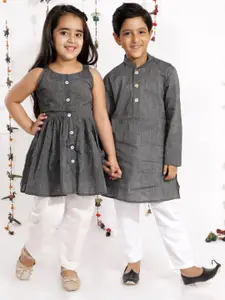 VASTRAMAY Boys Black Pure Cotton Handloom Kurta with Pyjamas