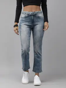 Roadster Women Blue Straight Fit Heavy Fade Cropped Jeans With A Belt