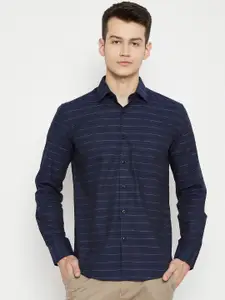 Crimsoune Club Men Navy Blue Slim Fit Horizontal Striped Casual Shirt