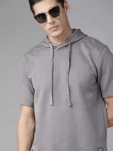 Roadster Men Grey Solid Hooded Sweatshirt
