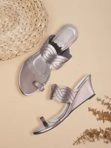 Mochi Women Grey Solid Sandals