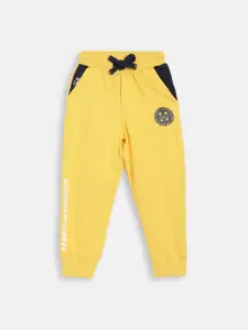 Blue Giraffe Boys Yellow Solid Straight-Fit Joggers