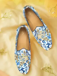 House of Pataudi Men White & Blue Floral Print Slip-Ons