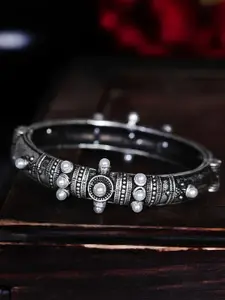 Rubans Silver-Plated Handcrafted Pearl Oxidised Filigree Bangle-Style Bracelet