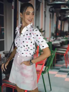 FOREVER 21 Women White & Blue Face Print Cotton Regular Fit Casual Shirt