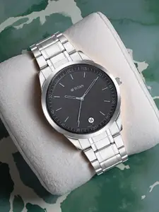 Titan Men Black Analogue Watch 1806SM02