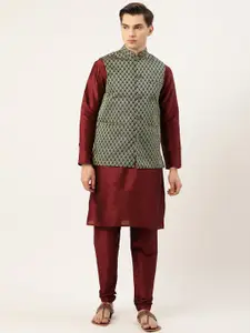 SOJANYA Men Maroon & Green Kurta with Churidar