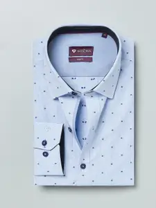 INVICTUS Blue Checked Slim Fit Formal Shirt