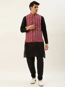 SOJANYA Men Black & Maroon Thread Work Kurta with Churidar