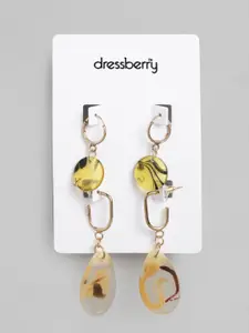DressBerry Set of 2 Gold-Toned Geometric Shaped Drop Earrings