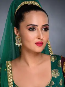 Sukkhi White Gold-Plated Kundan Studded Handcrafted Contemporary Drop Earrings