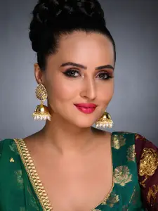 Sukkhi White Gold-Plated Kundan Studded Handcrafted Shaped Jhumkas