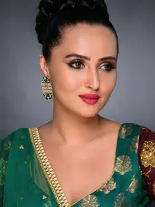 Sukkhi Green Gold-Plated Kundan Studded Contemporary Drop Earrings