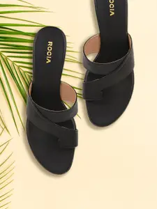 Rocia Black One Toe Sandals