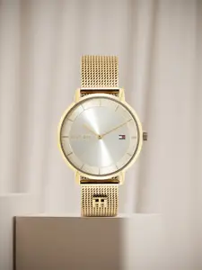 Tommy Hilfiger Women Gold-Toned Dial & Bracelet Style Straps Analogue Watch TH1782286W