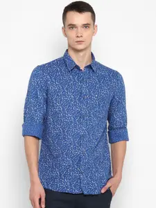 Turtle Men Blue & White Slim Fit Opaque Printed Cotton Casual Shirt