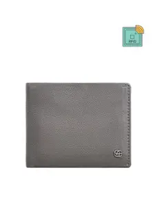 Eske Men Grey Textured Leather Two Fold Wallet