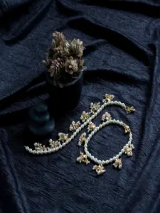 I Jewels Set of 2 Gold-Plated White Pearl-Studded & Beaded Anklets