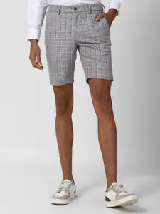 Peter England Men Grey Checked Slim Fit Regular Shorts
