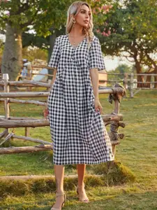 URBANIC Women Black & White Gingham Checked Relaxed Fit Midi Fit & Flare Dress