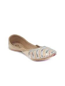 The Desi Dulhan Women Cream-Coloured Embellished Leather Party Mojaris Flats