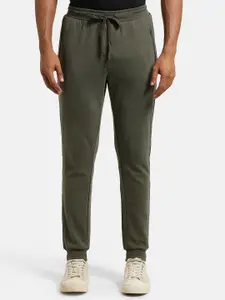 Jockey Combed Cotton Rich Slim Fit Jogger with Zipper Pockets-AM71
