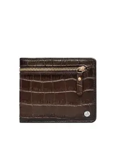 Eske Men Brown Textured Leather Two Fold Wallet