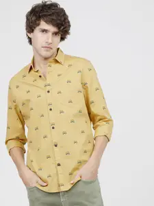 HIGHLANDER Men Mustard Slim Fit Printed Casual Shirt