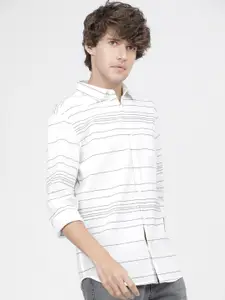 HIGHLANDER Men White Slim Fit Horizontal Stripes Opaque Striped Casual Shirt