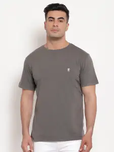 Red Tape Men Grey Pure Cotton T-shirt