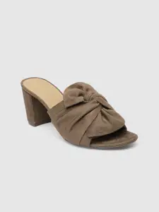 Inc 5 Brown Suede Block Peep Toes with Bows