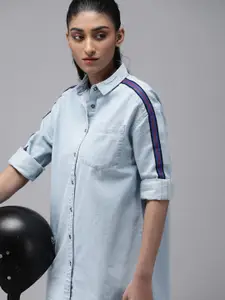 The Roadster Lifestyle Co Women Blue Denim Pure Cotton Casual Shirt