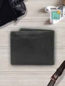LOUIS STITCH Men Black Textured Genuine Leather Two Fold Wallet