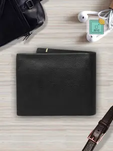 LOUIS STITCH Men Black & White Textured Genuine Italian Leather RFID Two Fold Wallet