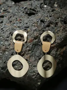 DIVA WALK Gold-Toned Oval Drop Earrings