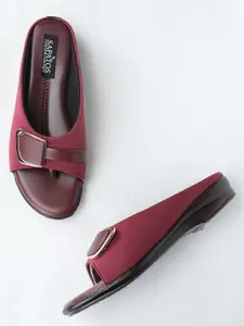 SAPATOS Maroon Comfort Sandals with Buckles