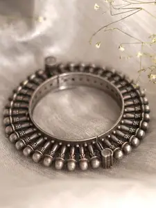 TEEJH Women Silver-Toned Oxidised Silver-Plated Bangle-Style Bracelet