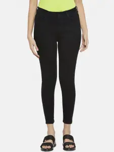 People Women Black Tapered Fit Jeans