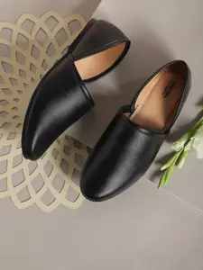 Anouk Men Black Shoe Style Mojaris
