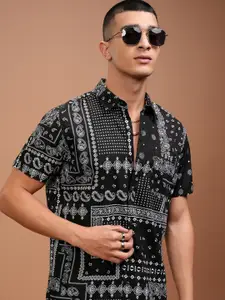 HIGHLANDER Men Black Slim Fit Opaque Printed Casual Shirt