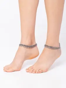 Digital Dress Room Silver-Toned & Plated Oxidised Drop Leaf Design Anklets
