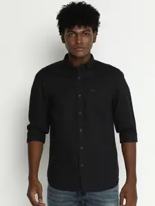 Wrangler Men Black Solid Linen Regular Fit Casual Shirt
