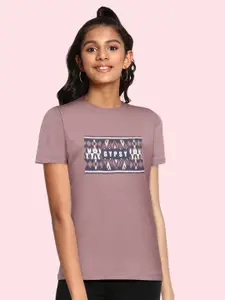 UTH by Roadster Girls Mauve & Navy Blue Cotton Printed T-shirt