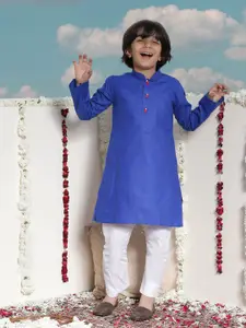 VASTRAMAY Boys Blue & White Cotton Blend Kurta with Pyjamas