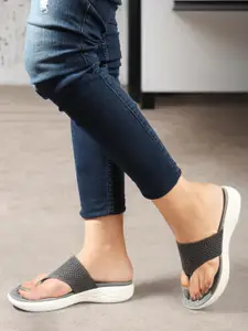 Carlton London sports Women Grey & White Rubber Thong Flip-Flops